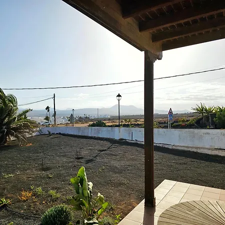 Cernicalo House - Peaceful Terrace Home, Ideal To Explore Lanzarote